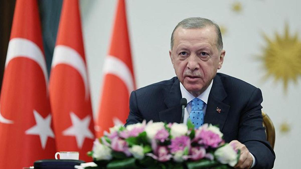 Avrupa'da skandal manşetler! Erdoğan: Millî iradeye parmak sallanmasına izin vermeyeceğiz