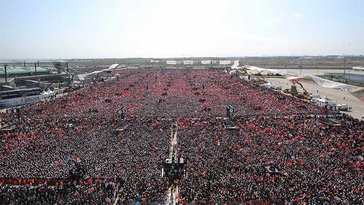 AK Parti'nin 'Büyük İstanbul Mitingi'ne rekor katılım: 1 milyon 700 bin kişi