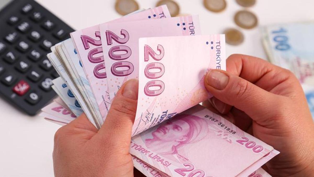 Memur ve emekli maaşına büyük zam geliyor! Oran  verildi, en düşük maaş belli oldu