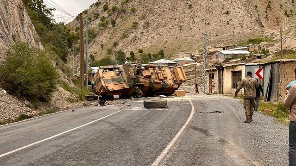 Hakkari- Van yolunda askeri araç devrildi: 3 yaralı