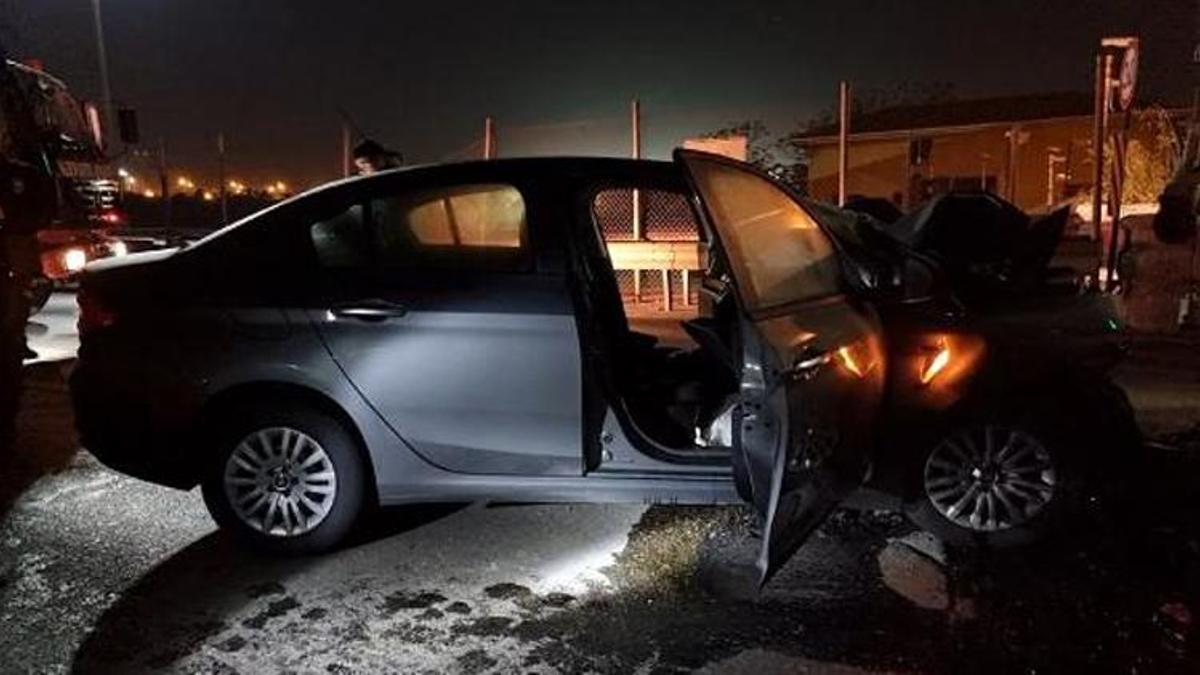 Samandıra gişelerde otomobil beton bariyere çarptı!