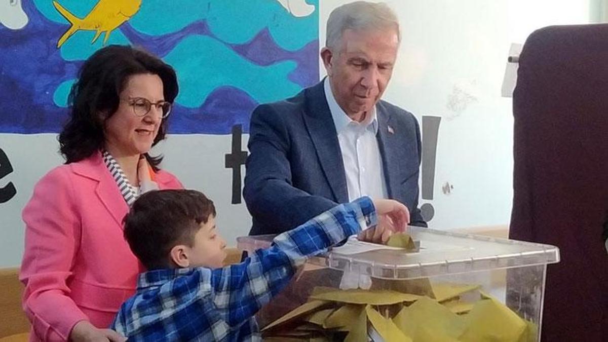 Millet İttifakı Cumhurbaşkanı Yardımcısı Adayı Mansur Yavaş oyunu Ankara’da kullandı