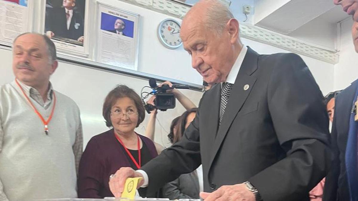 MHP lideri Bahçeli oyunu kullandı: Bütün partilere başarılar diliyorum