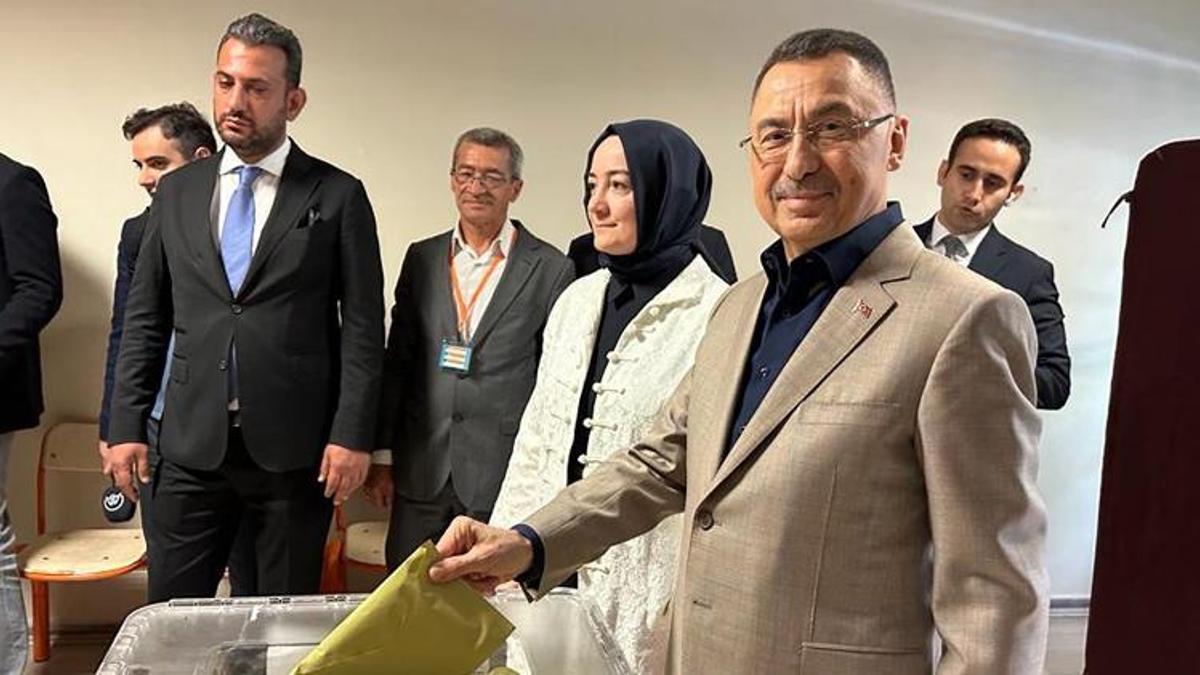Fuat Oktay, Ankara'da oyunu kullandı