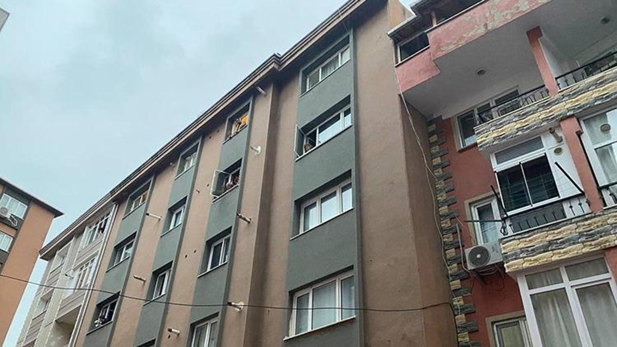 Mecidiyeköy'de 5 katlı binanın çatısı yandı: 3 yaralı