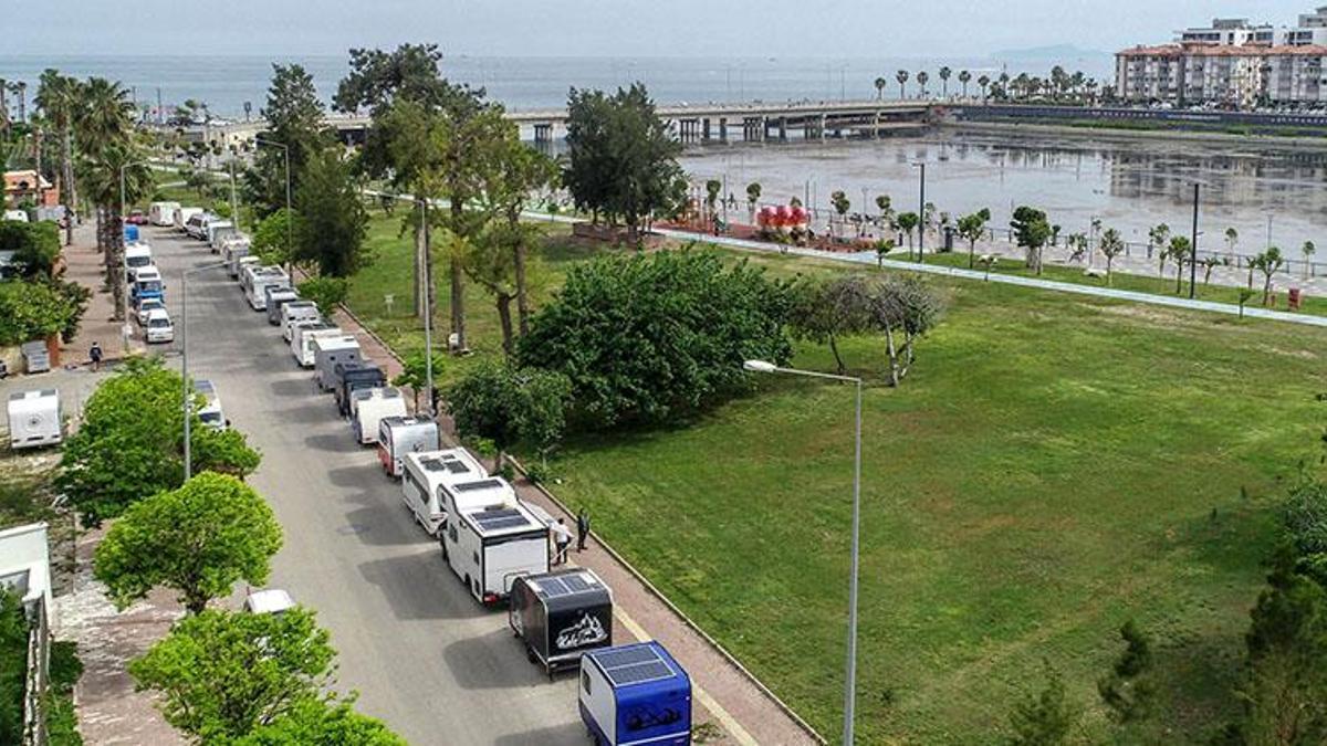 Antalya'da karavanların sokak aralarına park etmesine yasak geliyor