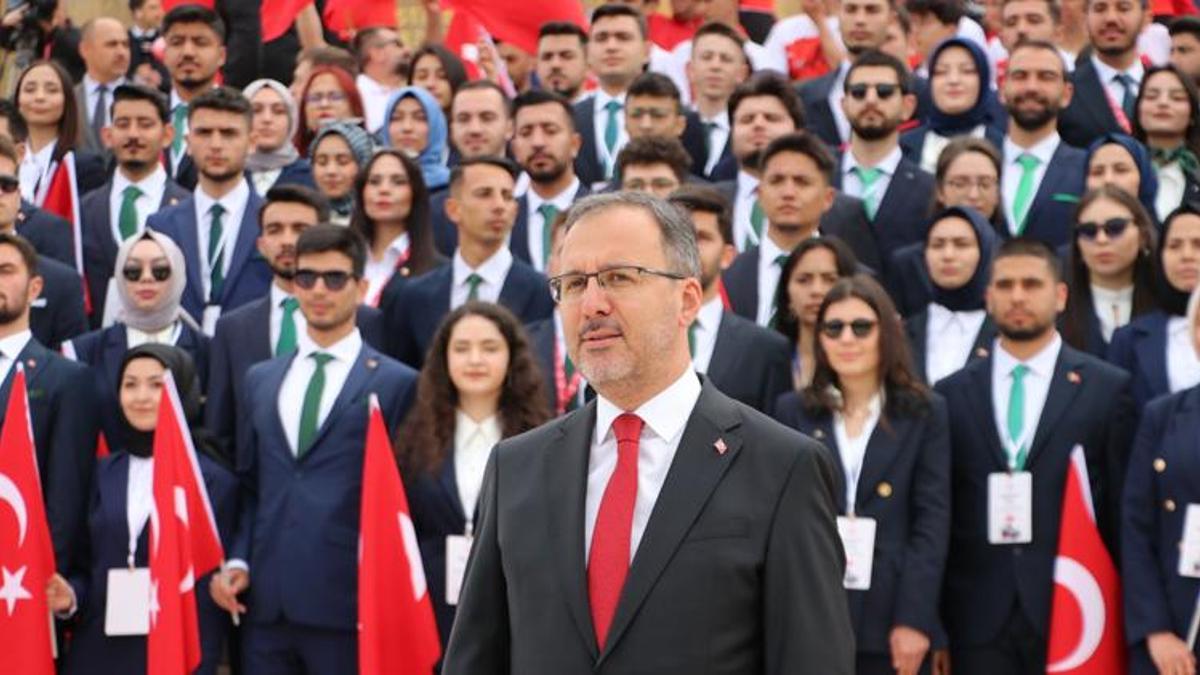 81 ilden gençler Anıtkabir'de! Bakan Kasapoğlu: Yarınlar gençlerimizle birlikte daha aydınlık olacak