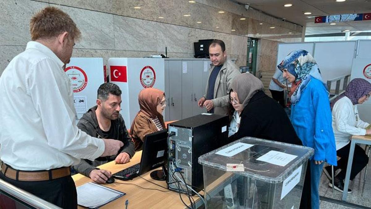 Yurt dışı temsilcilikleri ve gümrük kapılarında oy verme işlemi başladı! İşte kullanılan oy sayısı