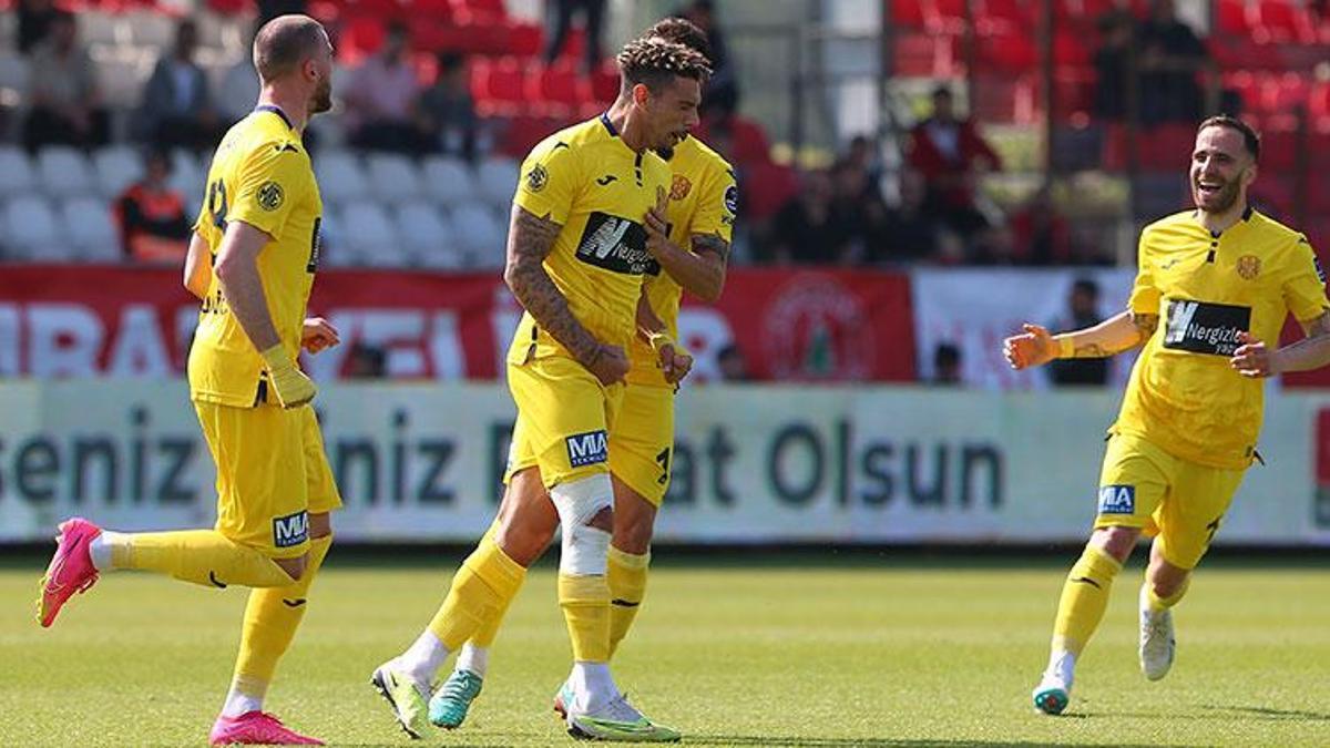 Ankaragücü 3 puanı aldı Ümraniyespor'u TFF 1.Lig'e yolladı