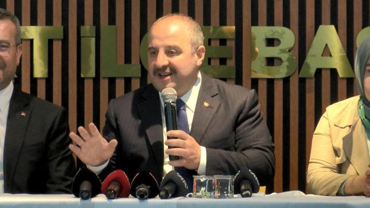 Bakan Varank: 12 kere değil, 112 kere de kaybetse o partiyi bırakmaz