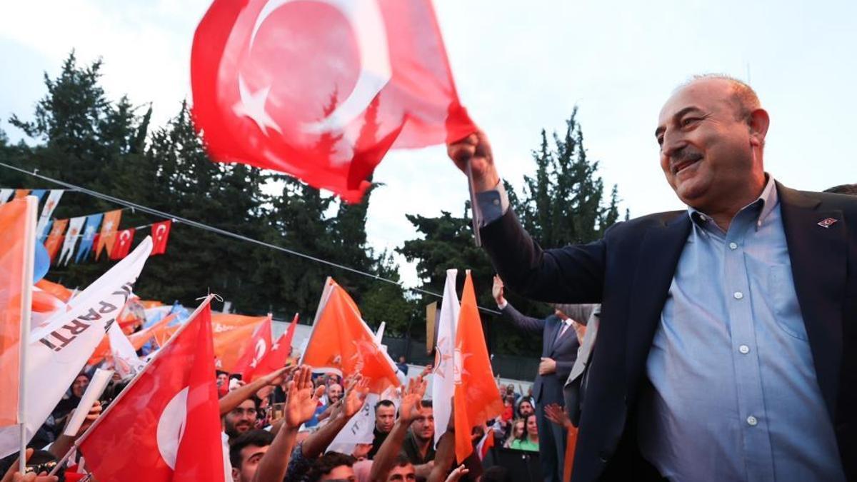 Bakan Çavuşoğlu: Suriyelileri gönderelim ama insani bir şekilde Türk'e yakışır bir şekilde gönderelim