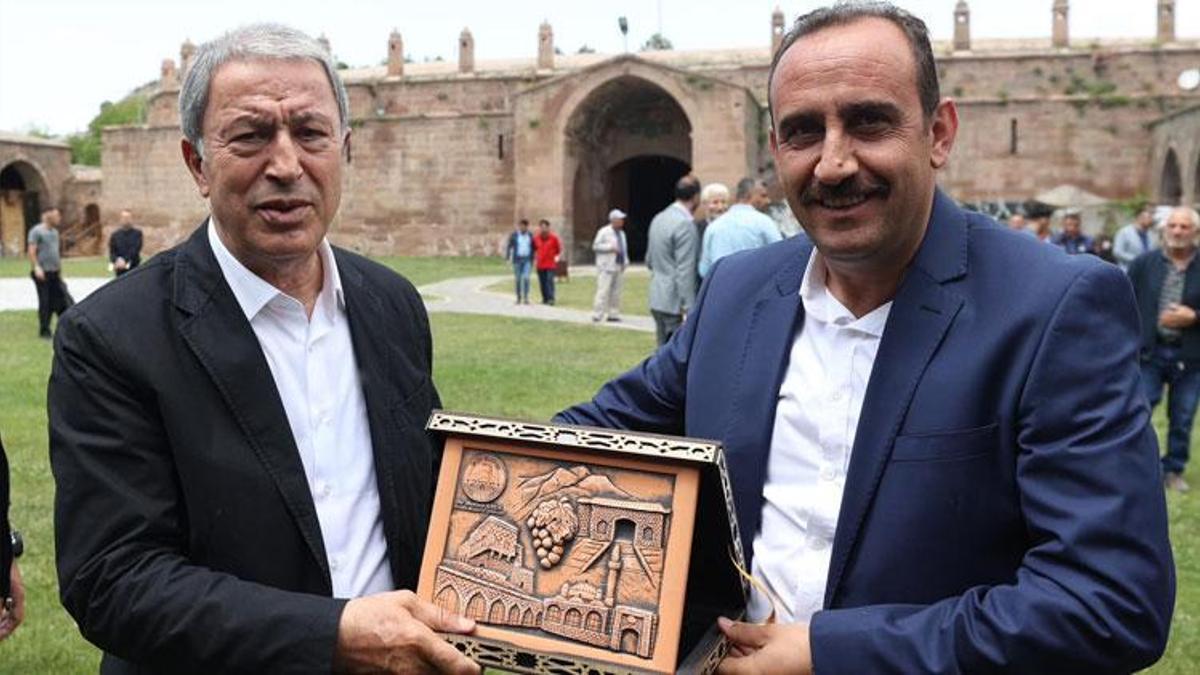 Bakan Akar: Bir anda çakma terörle mücadeleciler ortaya çıktı