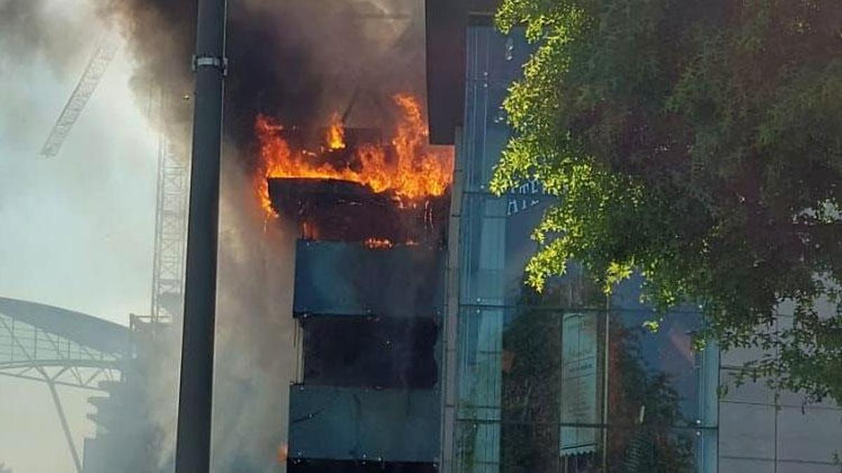 İstinye'de AVM'de yangın çıktı