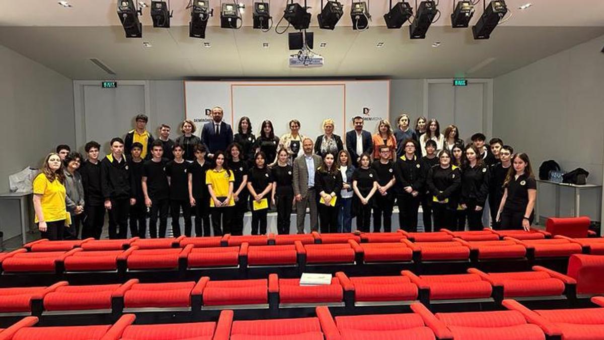 Demirören Medya Lisesi'nde dijital iletişim sunumu düzenlendi