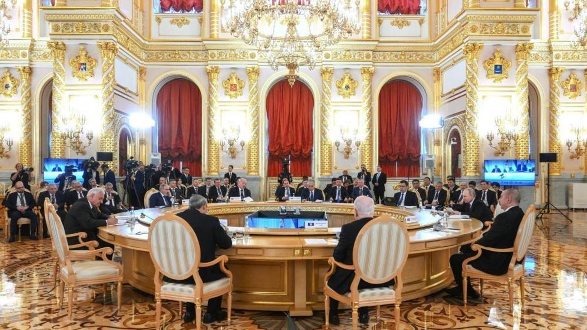 Aliyev ve Paşinyan arasında 'Zengezur Koridoru' tartışması
