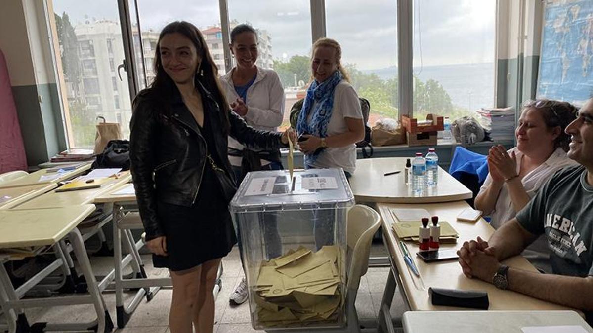Oyuncu Merve Dizdar oyunu kullandı!