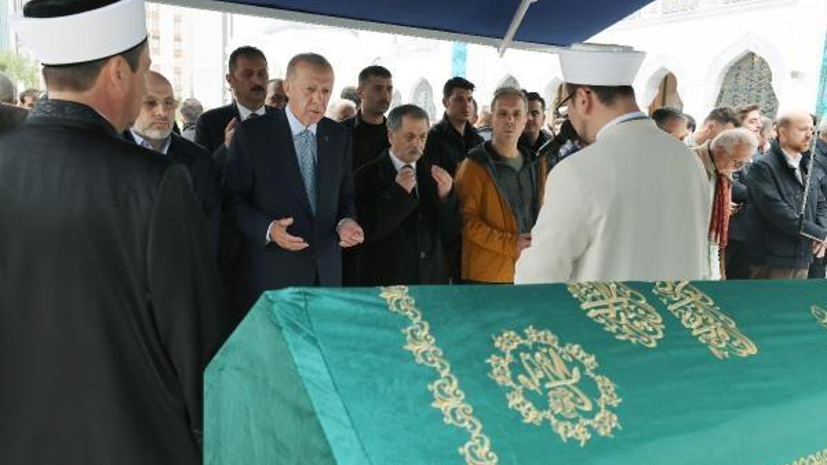 Cumhurbaşkanı Erdoğan Gazeteci Engin Ardıç'ın cenaze törenine katıldı
