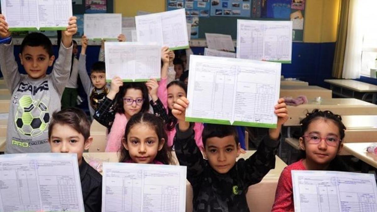 Karneler ne zaman verilecek, 2. Dönem ne zaman bitiyor? Karne gününe kaç gün kaldı, karne günü ne zaman 2023?