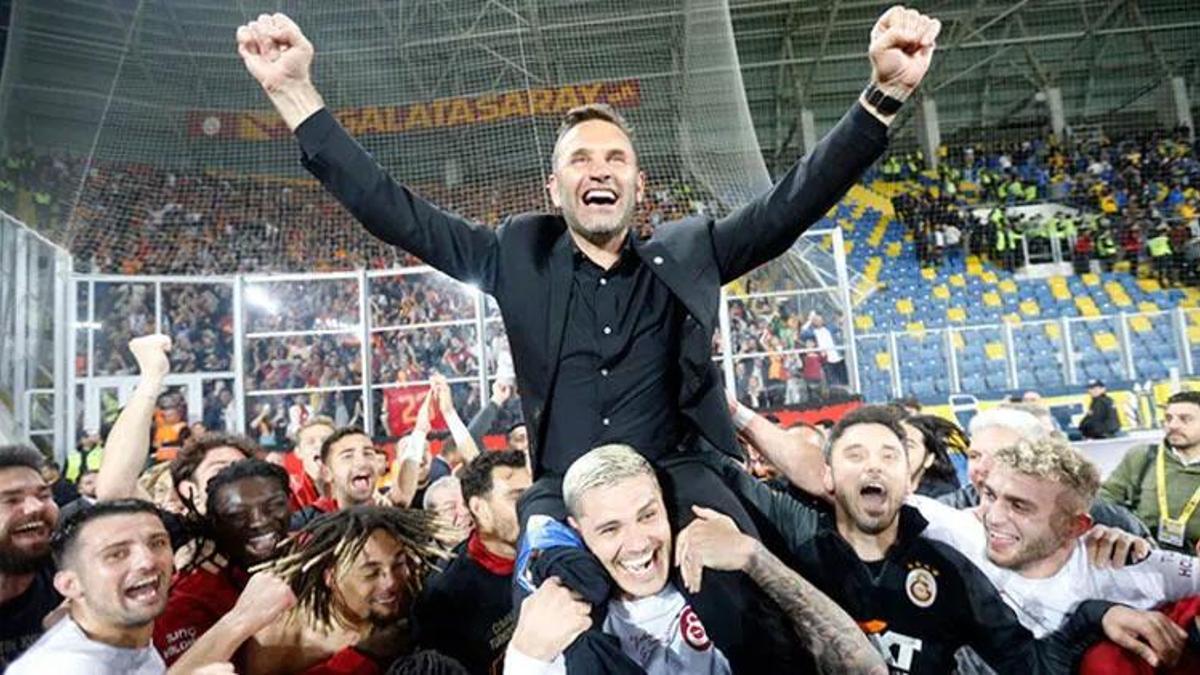 Okan Buruk 4 yıl daha Galatasaray'da! Pazarlık bile yapmadı