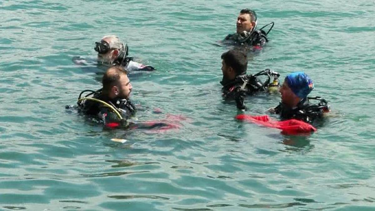 Bebek Sahil'de deniz temizliği