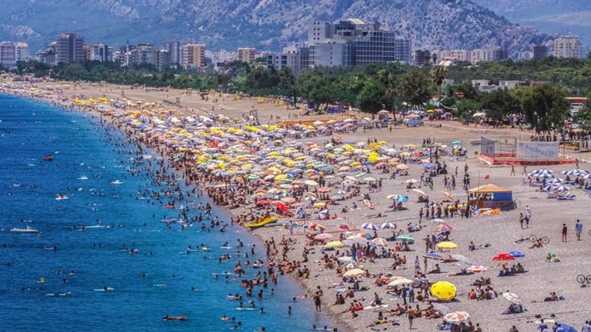 Turizmde bayram yoğunluğu! Fiyatlar yükselişe geçti