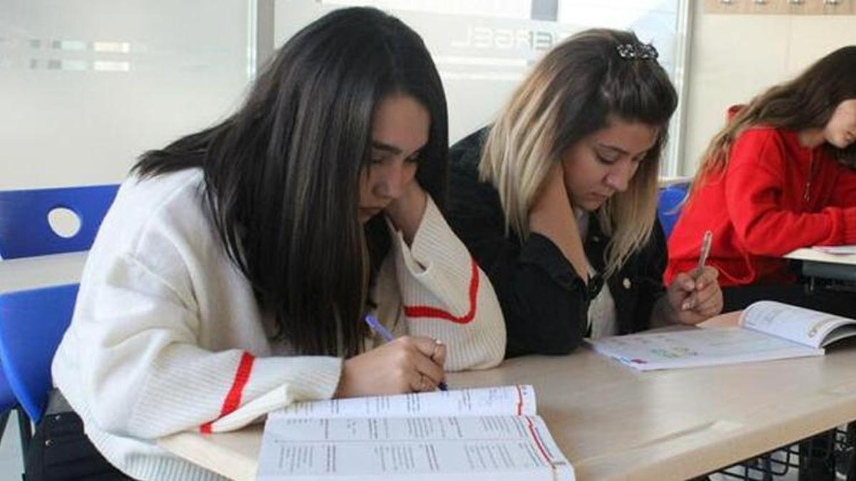 Lisede devamsızlık hakkı kaç gün? Lisede sınıfta kalma kalktı mı, sınıfta kalma nasıl olur?