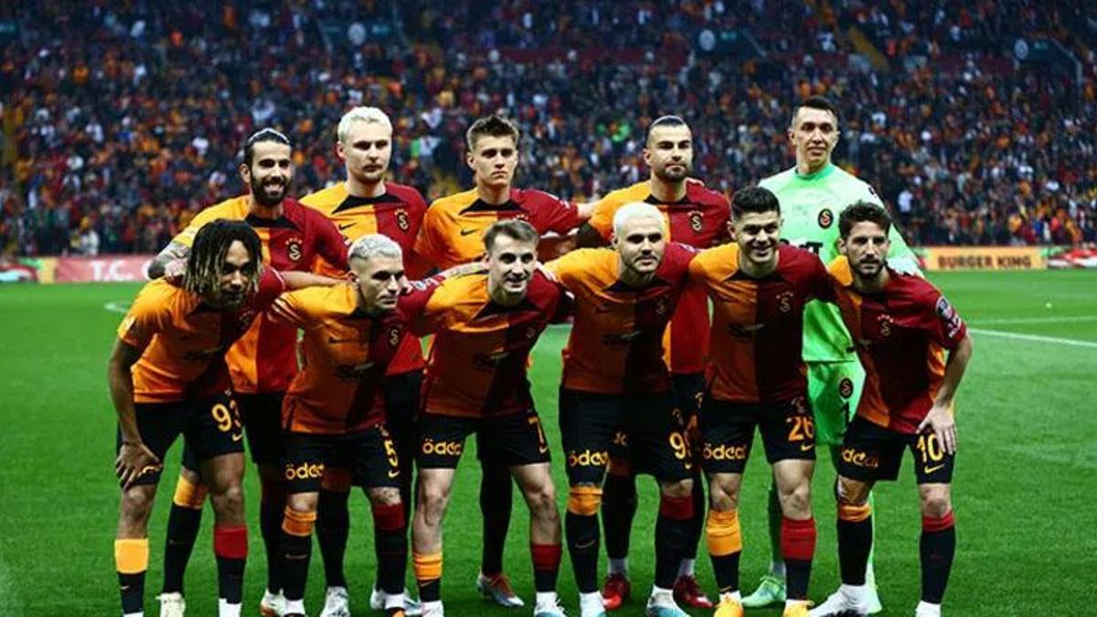Galatasaray'da 5 yıldıza teklif yağıyor yönetim oyuncuları bırakmıyor