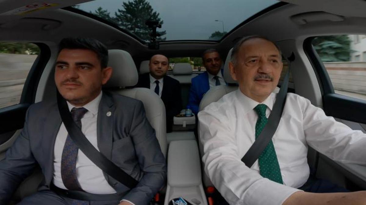 Bakan Özhaseki, TOGG’un sürücü koltuğuna geçti: Milletimiz de ben de çok beğendik