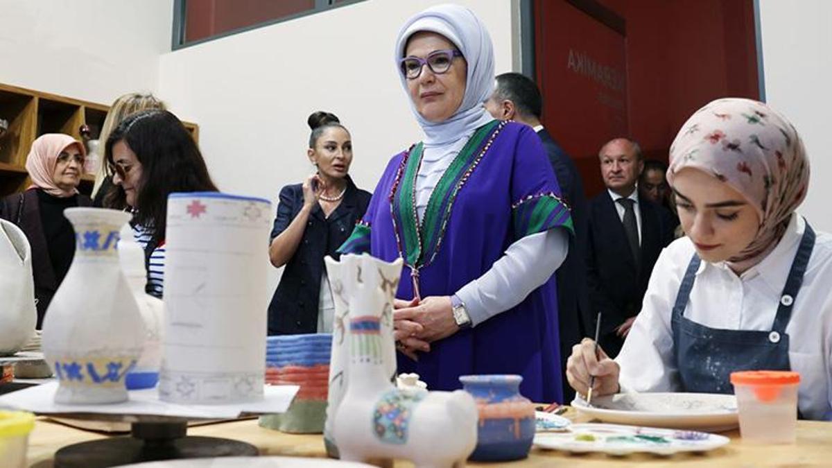 Emine Erdoğan, Bakü’de İçerişehir’i ziyaret etti
