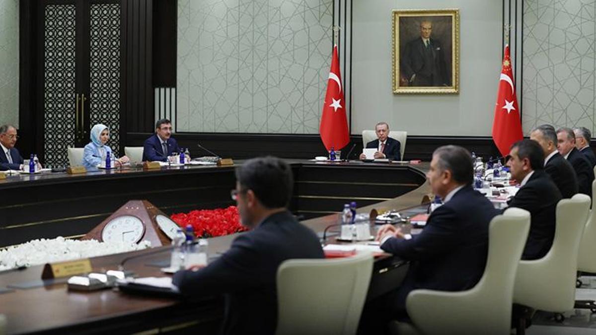 Yeni dönemin 2. Kabine toplantısı başladı! İşte masadaki konular