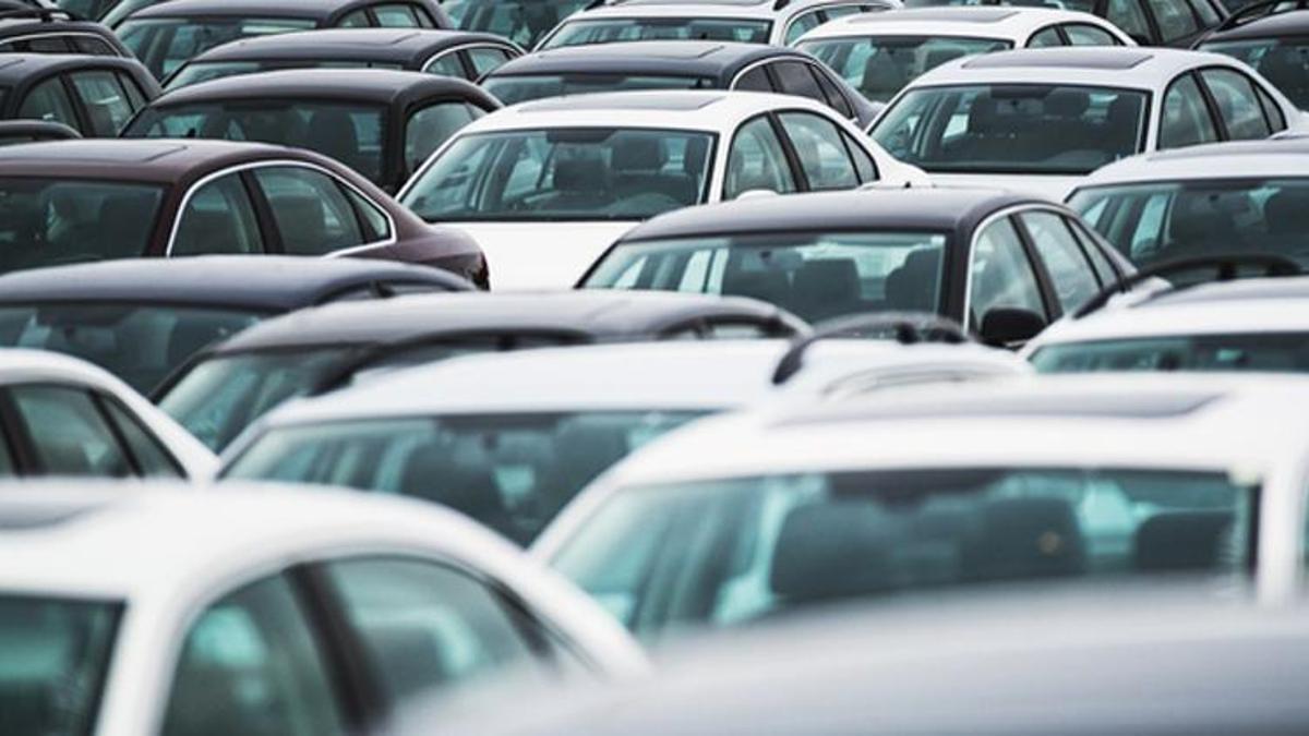 Sıfır ve ikinci el araba fiyatları ile ilgili harekete geçildi! Bakan Bolat otomotiv sektörüyle buluşacak