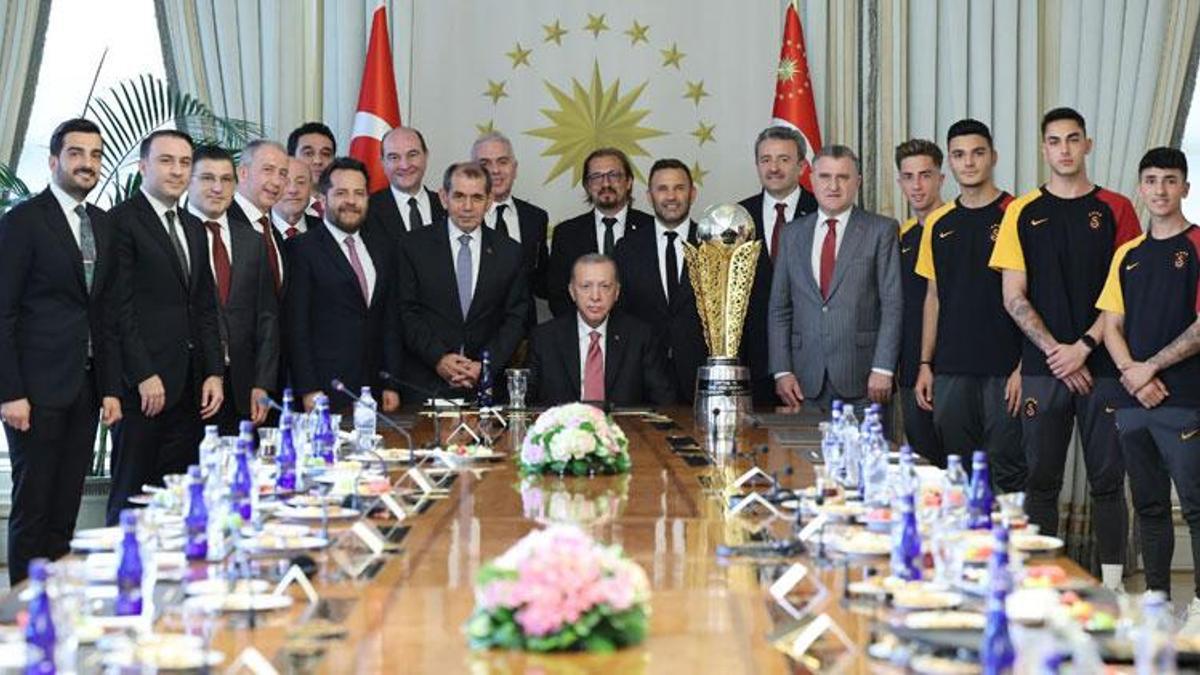 Cumhurbaşkanı Erdoğan, Süper Lig şampiyonu Galatasaray’ı kabul etti