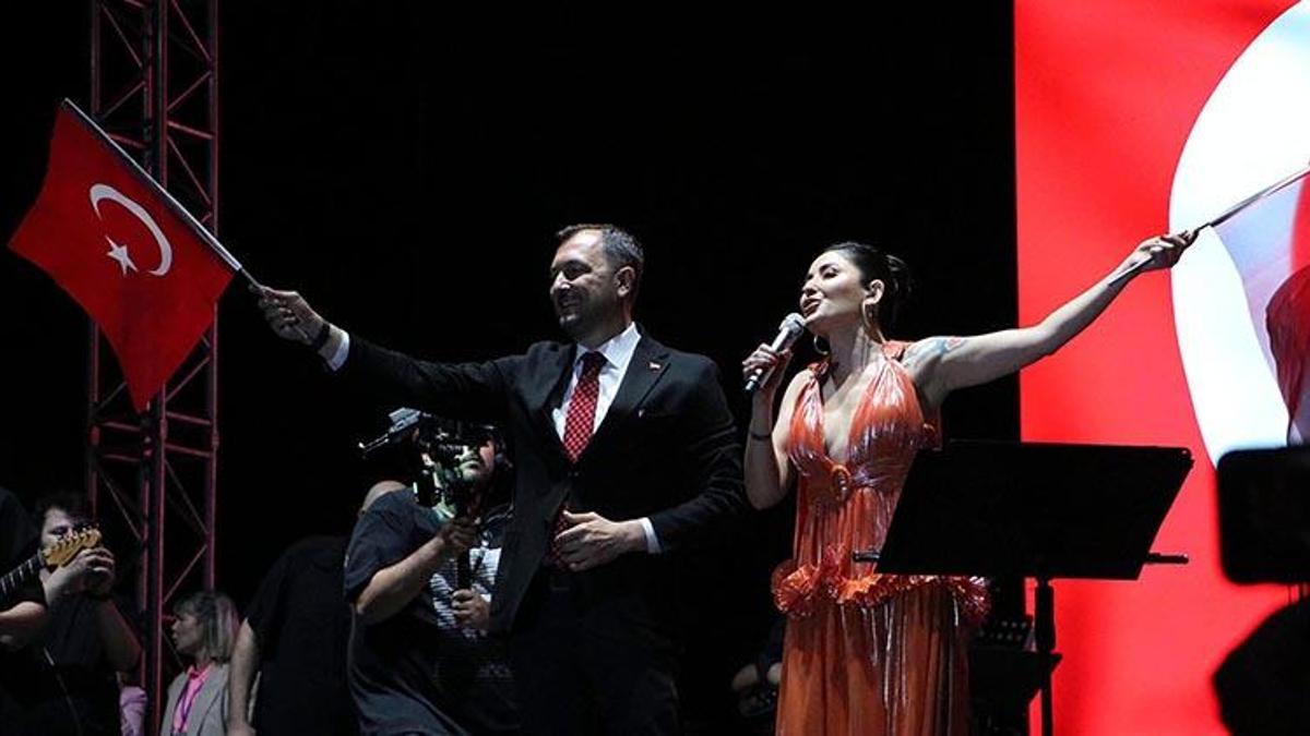 Melek Mosso konseri sonrası Süleymanpaşa Belediye Başkanı Cüneyt Yüksel istifa etti