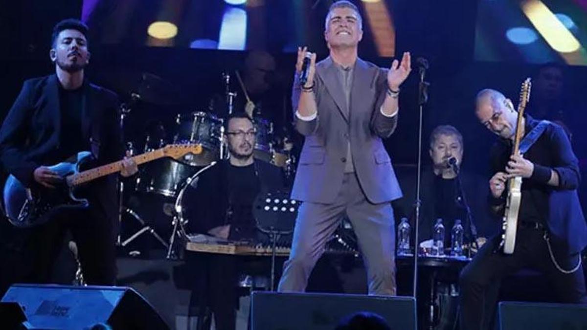 Özcan Deniz'in büyülü performansına Boğaz eşlik etti