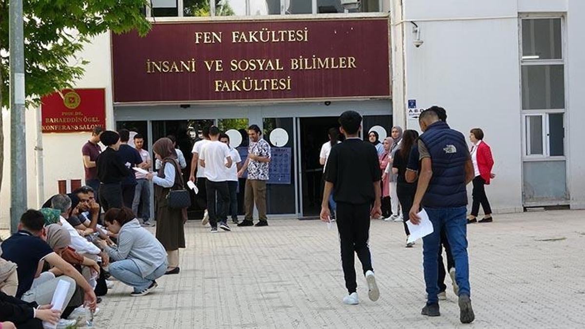 YKS'de ikinci oturum maraton koşusunu aratmadı