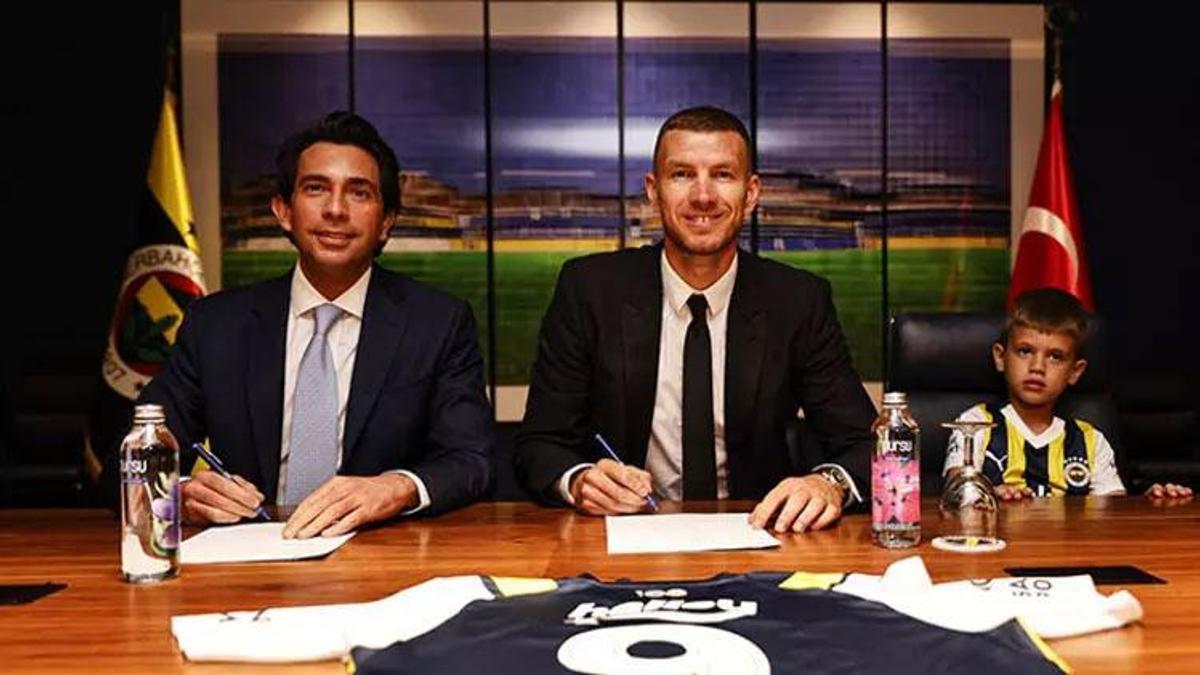 'Dzeko, Bosna Hersek’te tüm zamanların en iyi futbolcularından biri'