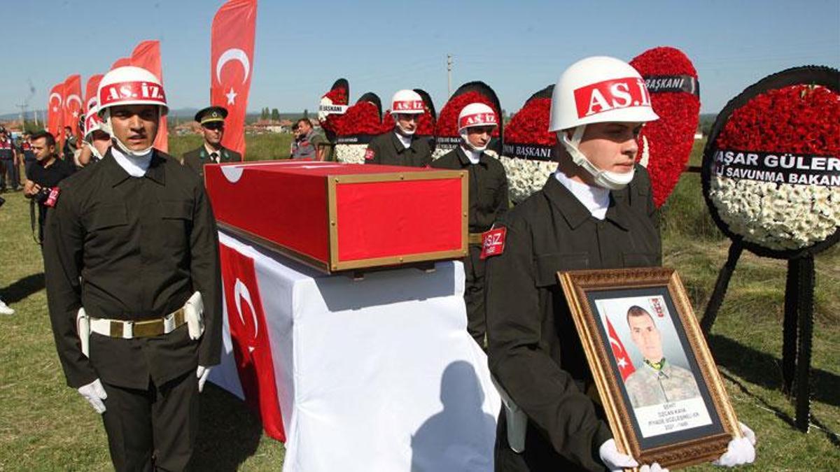 Şehit Piyade Sözleşmeli Er Kaya, memleketi Uşak'ta toprağa verildi