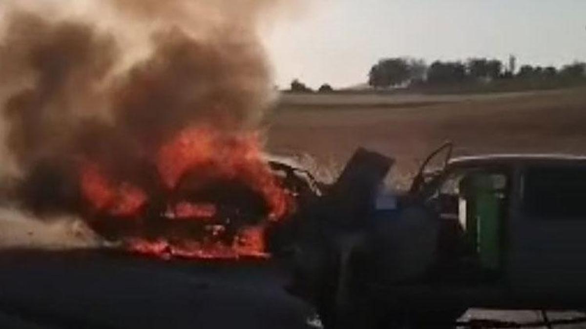 Amasya'da kazadan sonra alev alan otomobildeki 3 kişi yanarak öldü, 1 yaralı