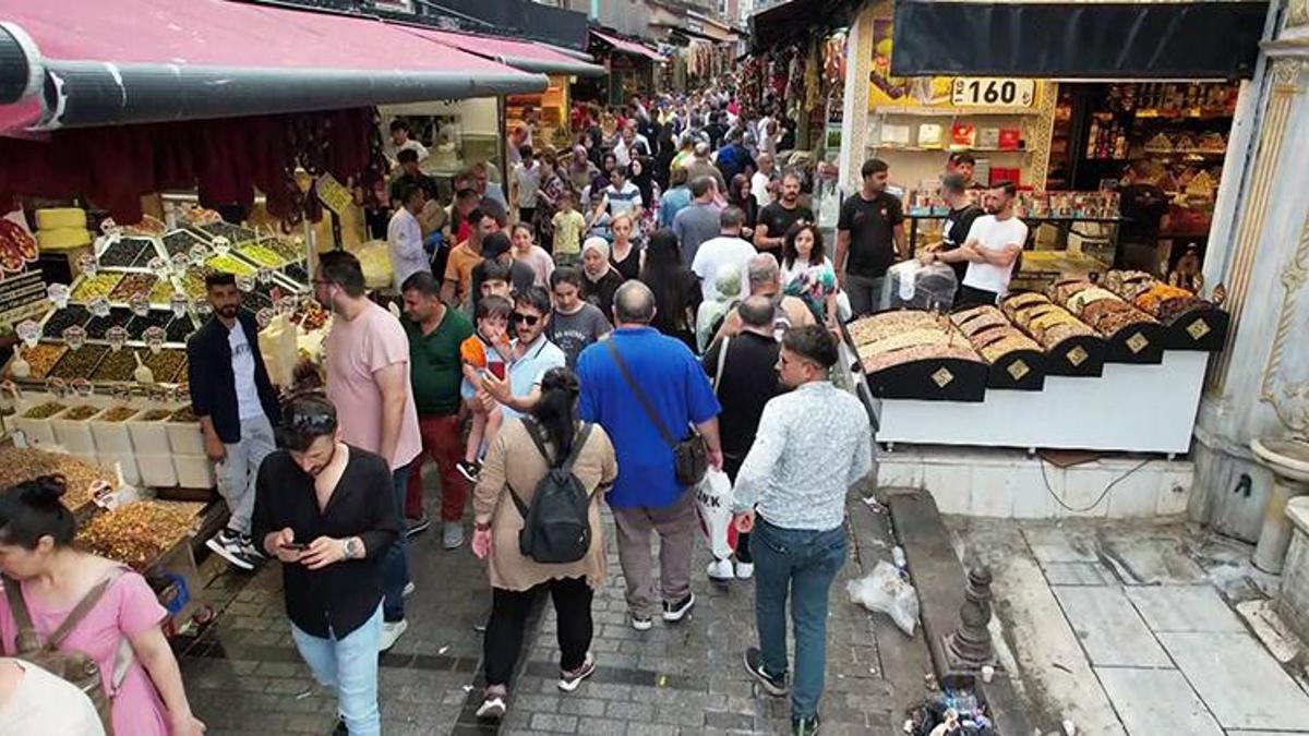 Eminönü’nde bayram hareketliliği