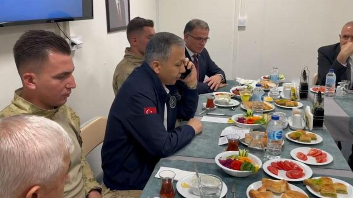 Bakan Yerlikaya Tendürek'ten paylaştı! Cumhurbaşkanı Erdoğan'dan Mehmetçiğe Kurban Bayramı telefonu