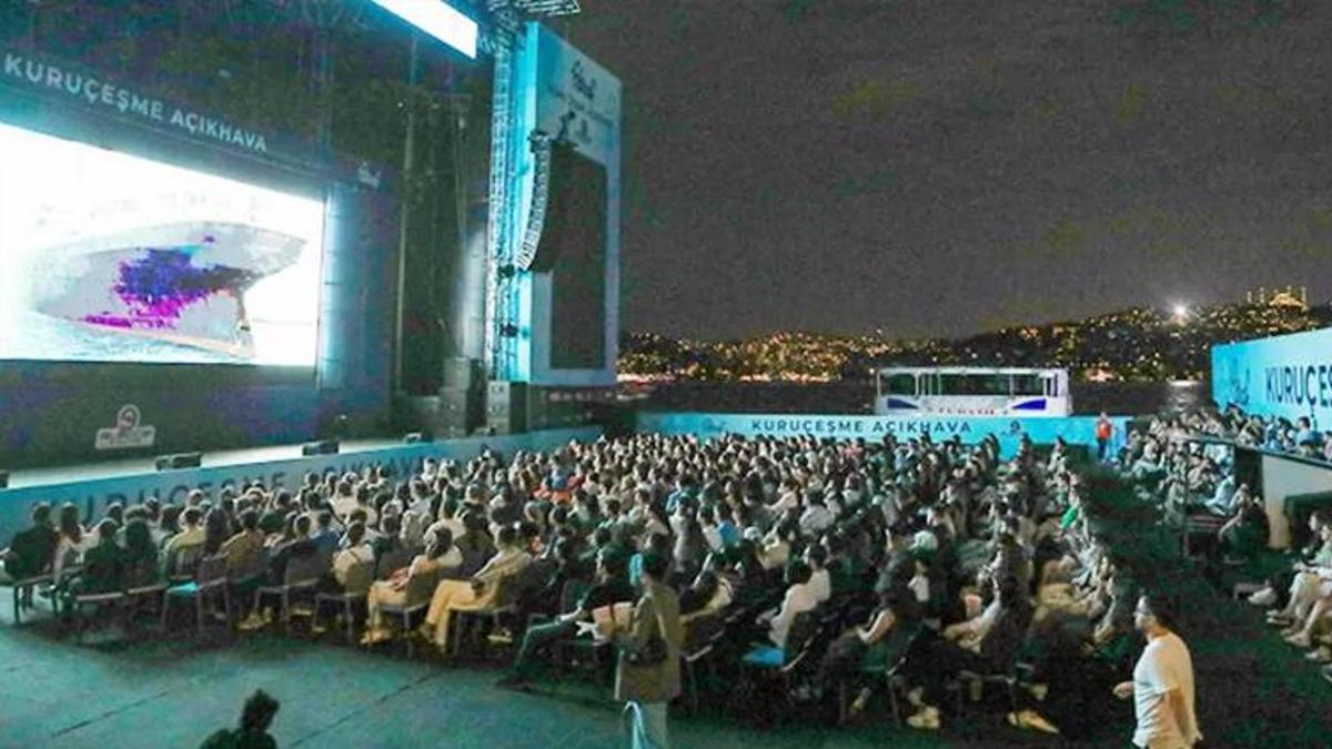Kuruçeşme Açıkhava sahnesi sinemaseverlerle doldu