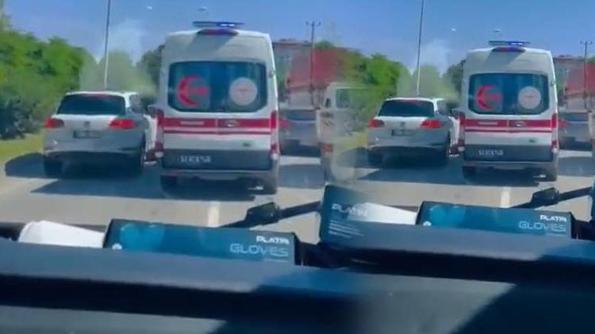 Sürücüler ambulansa fermuar yöntemiyle yol verdi, Bakan Koca teşekkür etti