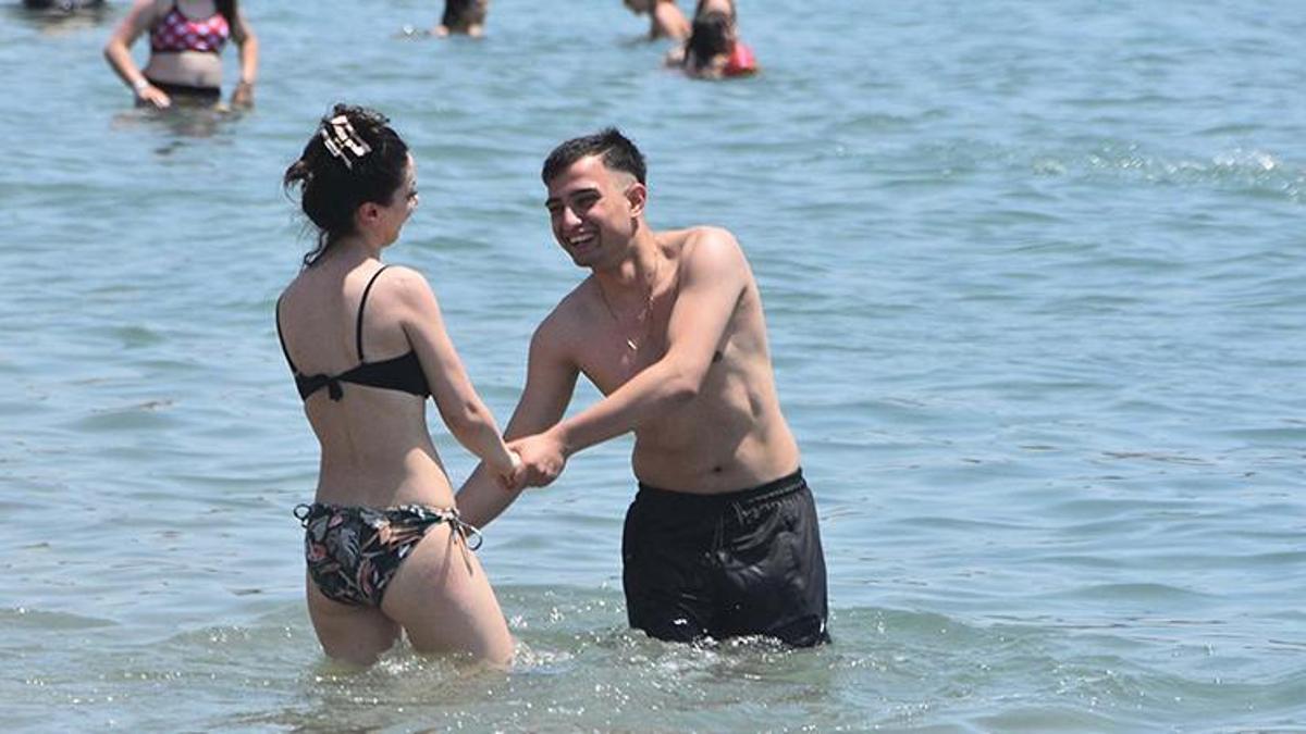 Bodrum'da plajlarda bayram yoğunluğu