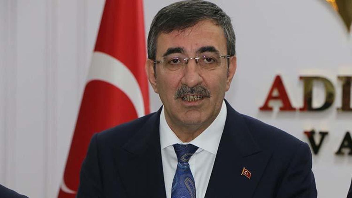 Cumhurbaşkanı Yardımcısı Yılmaz: Asrın felaketine, asrın dayanışmasıyla cevap veriyoruz