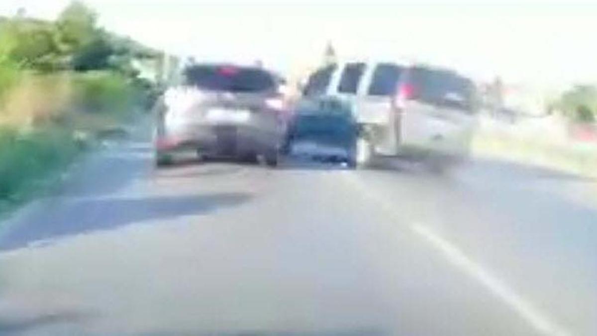 İzmir'de 4 kişinin öldüğü 21 kişinin yaralandığı korkunç kaza kamerada