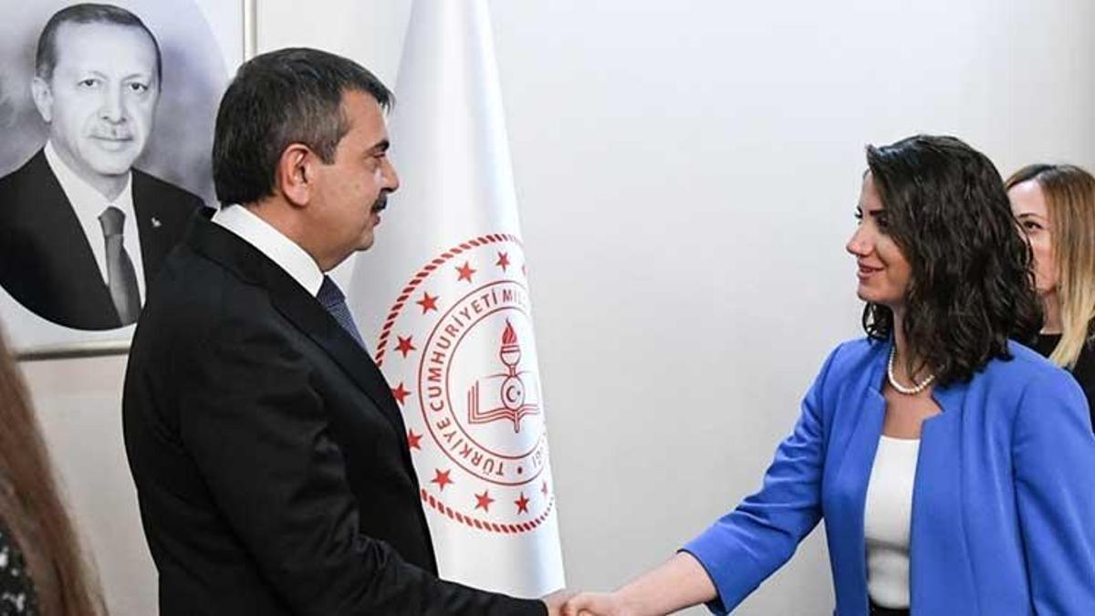 Bakan Tekin, bakanlık personeliyle bayramlaştı