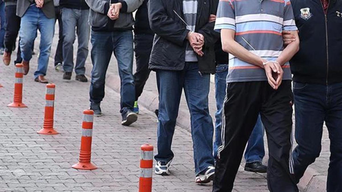 'MİT mensubuyum' deyip iş bulma bahanesiyle herkesi kandırdı! 20 şüpheli gözaltına alındı