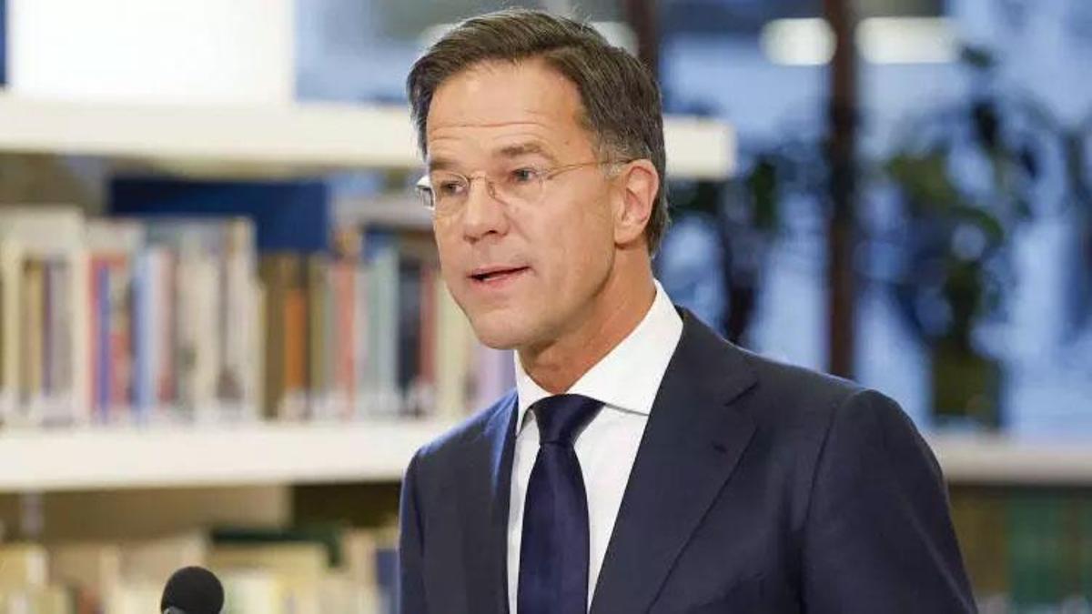 Hollanda Başbakanı Rutte istifa etti