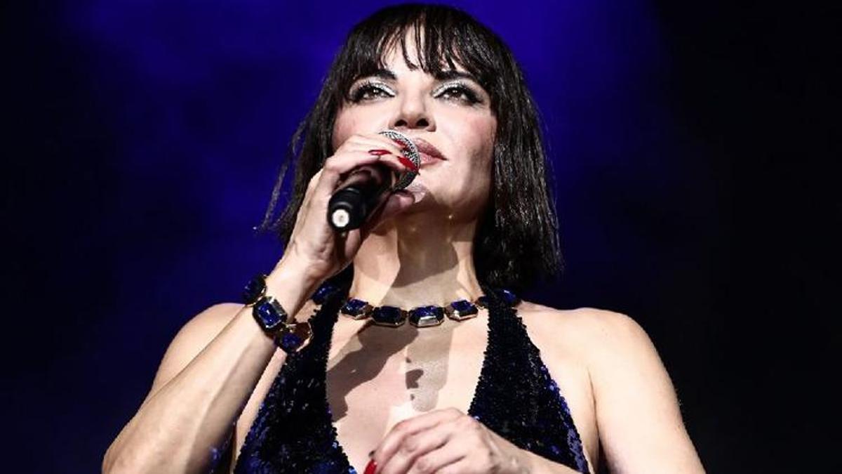 Göksel'in konserinde talihsiz anlar yaşandı! 2 kişi yaralandı