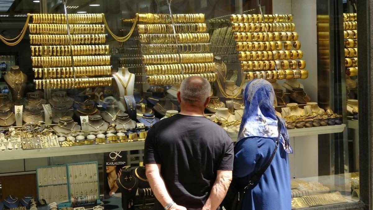 Gram altın için bomba yıl sonu tahmini! Yüzde 15-20 artacak
